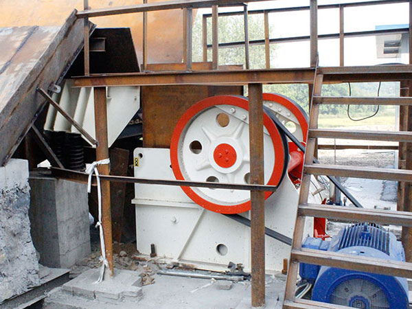 乐鱼体育网站app:宿州瀚林纤维获得木粉出产用破坏机批量进料设备专利与破坏机调配使用时适配性更高